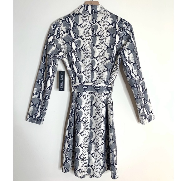 Love Token Snake Print Trench Jacket NWT - Picture 5 of 7
